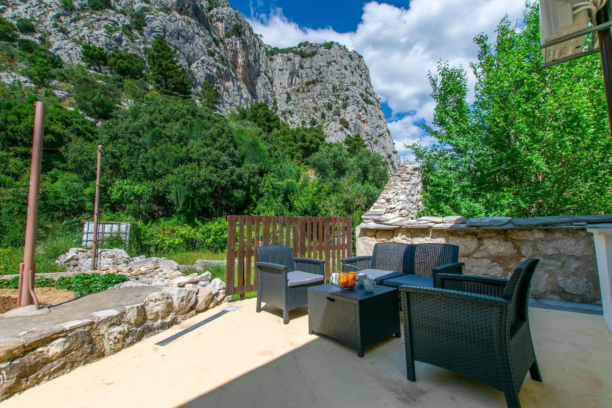 Apartment Petea Omiš Exterior foto