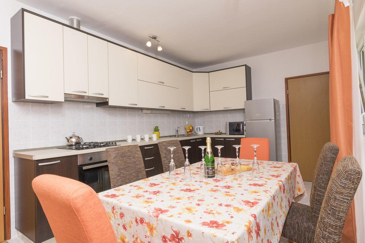 Apartment Petea Omiš Habitación foto